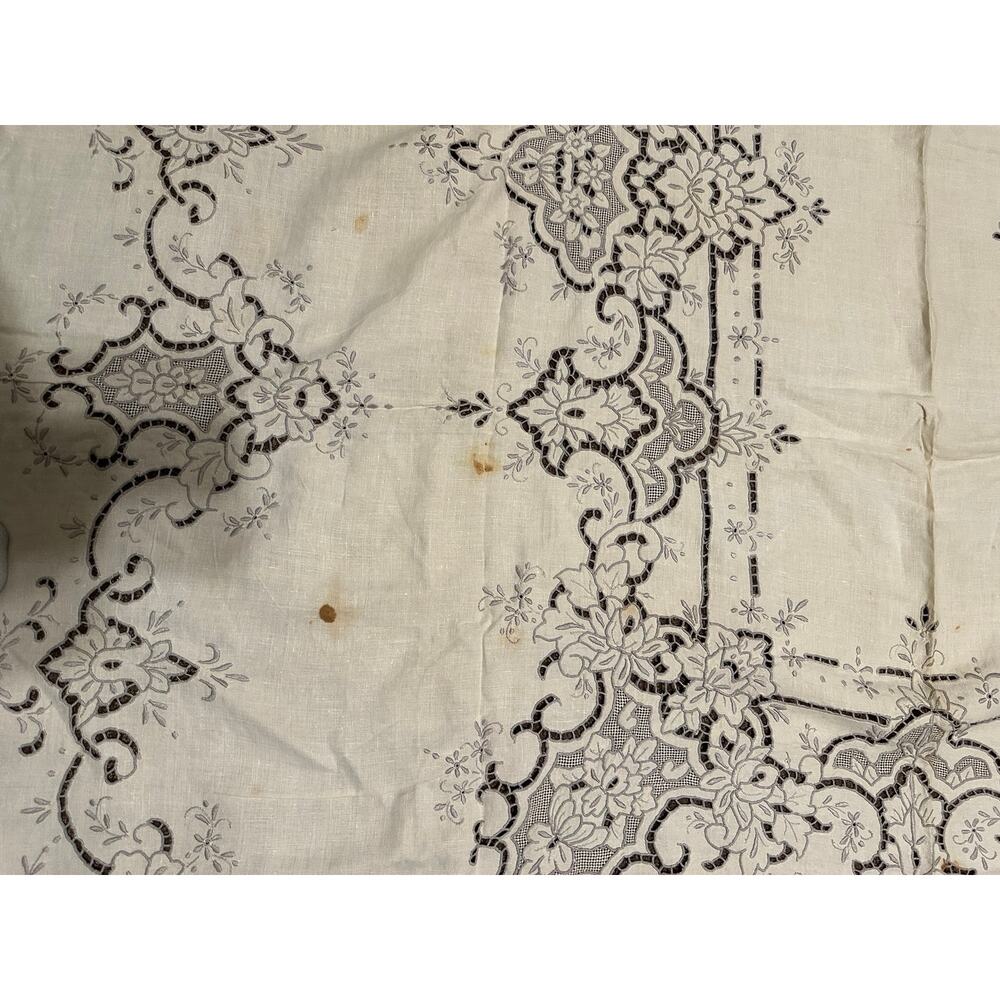 Vintage Rectangular Tablecloth - Picture 5 of 6